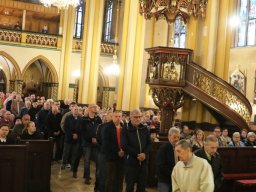 Wielki Piątek i Boży Grób 2025
